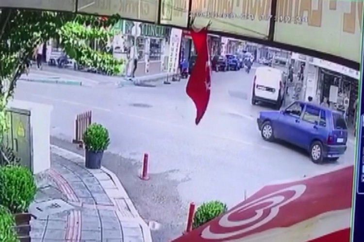 Bursa'da 3 yaşındaki çocuk otomobilden düştü!