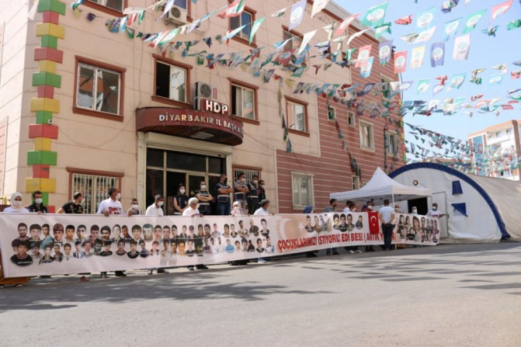 HDP önündeki ailelerin evlat nöbeti 388'inci gününde