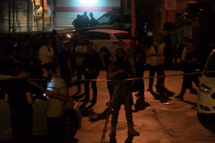 Şişli'de ekip aracına kurşun isabet etti