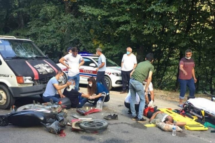 Bursa'da kamyonet ile motosiklet kafa kafaya çarpıştı