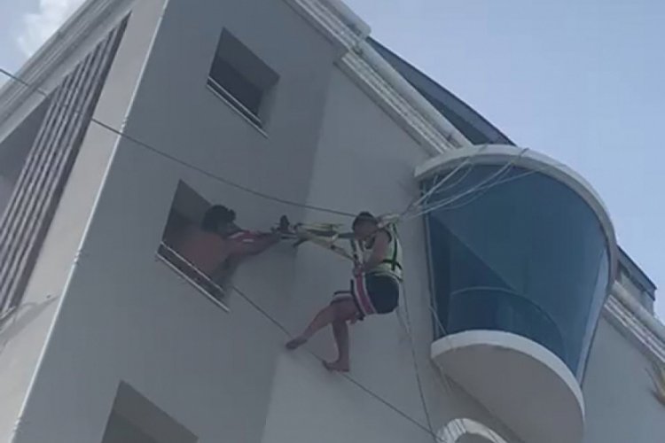 Deniz paraşütü kazasında mucize kurtuluş