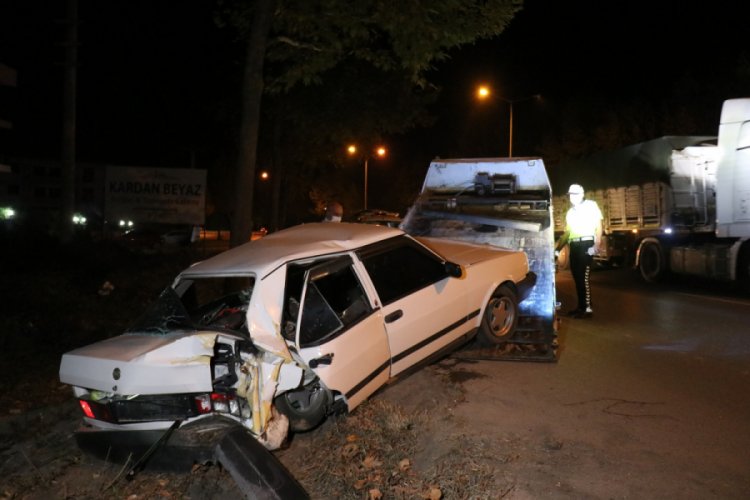 Kaza yaptığı aracı olay yerinde bırakarak kaçtı
