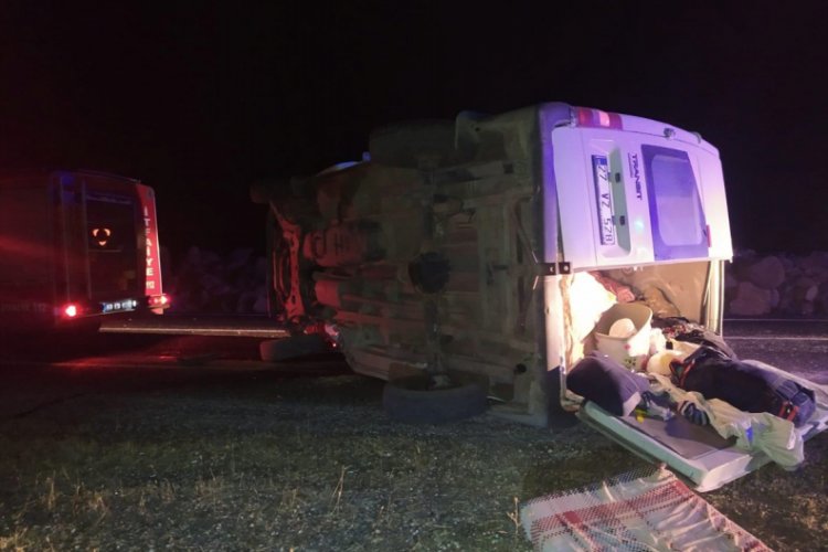 Şanlıurfa'da minibüs devrildi