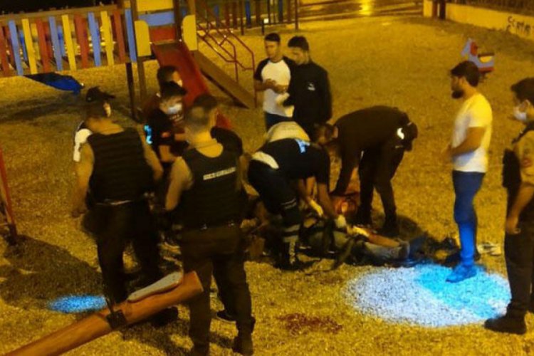 Çocuk parkında silahlı kavga!