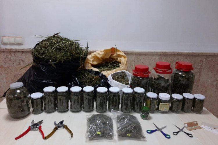 10 kilo 180 gram kubar esrar ele geçirildi: 2 gözaltı
