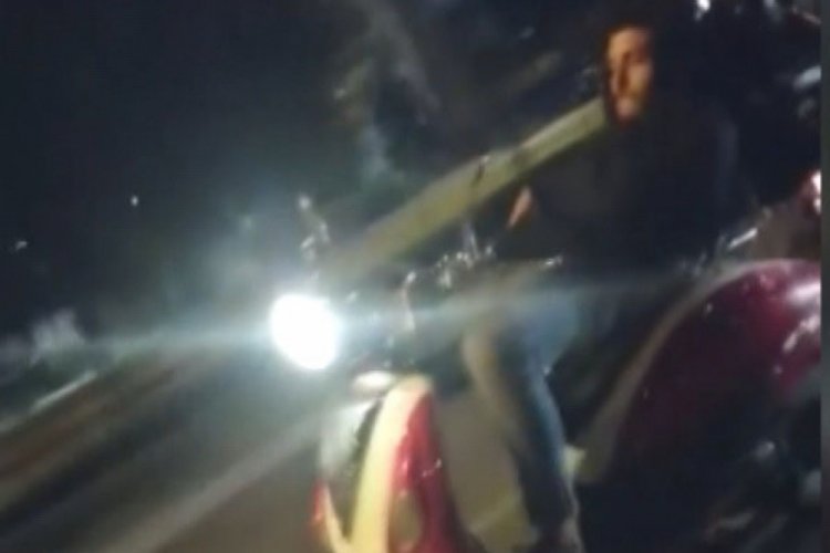 Bursa'da motosikleti sırtüstü yatarak sürdü
