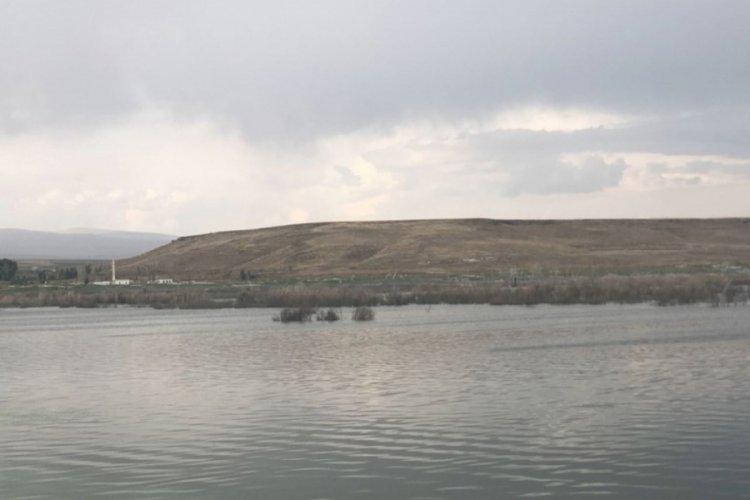 Kars'ta baraj kapakların açılınca su seviyesi 30 metre düştü