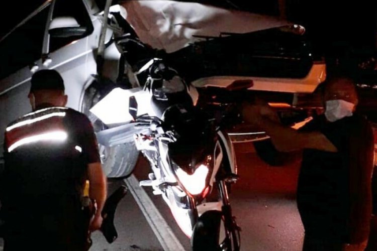 Minibüsün çarptığı motosikletin sürücüsü hayatını kaybetti