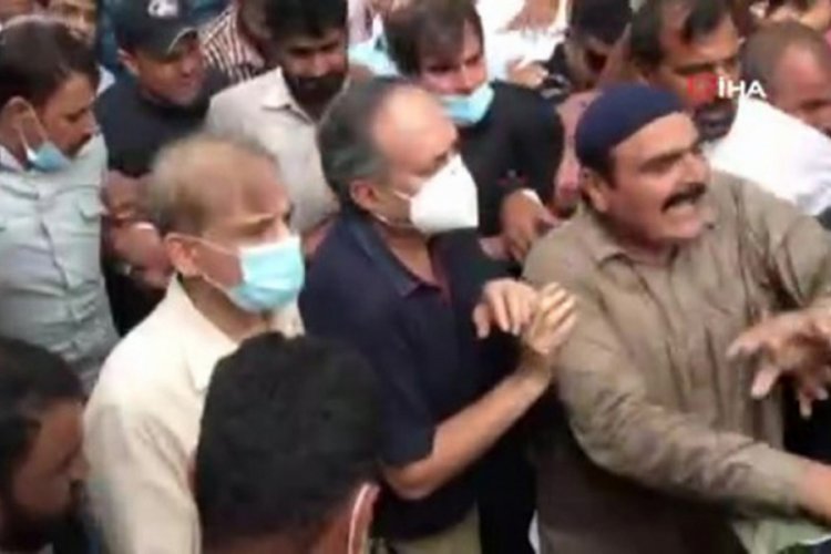 Pakistan'da ana muhalefet lideri Sharif tutuklandı