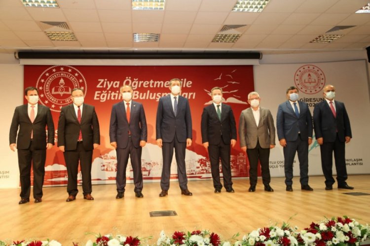 Bakan Selçuk: Giresun'daki öğrencilere 3 bin 500 adet tablet bilgisayar gönderilecek