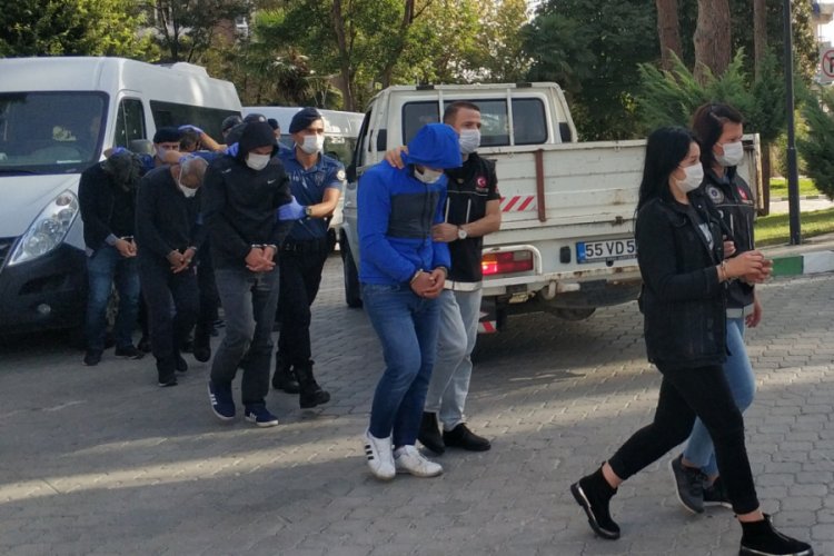 Sokak satıcılarına şafak operasyonu