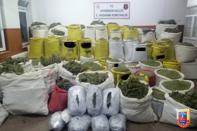 1 ton 720 kilo uyuşturucu ele geçirildi