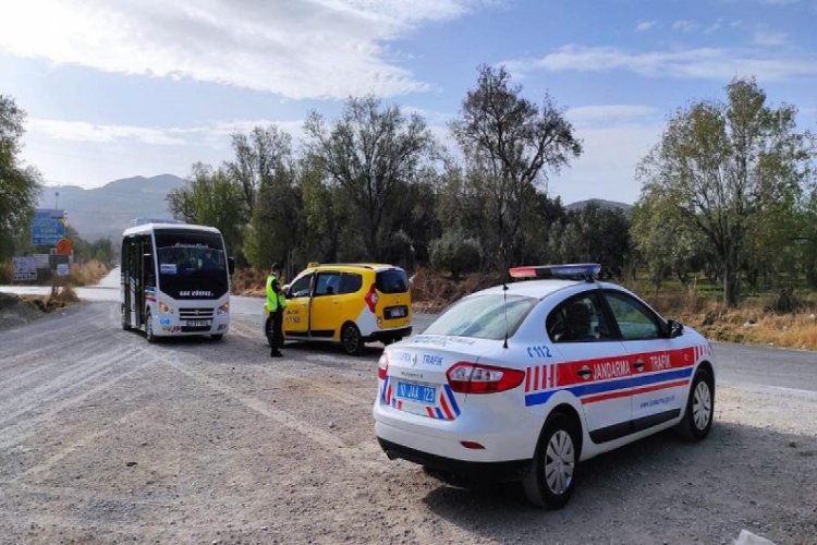 Jandarma uygulamasında 12 silah ve 1 çalıntı araç yakaladı