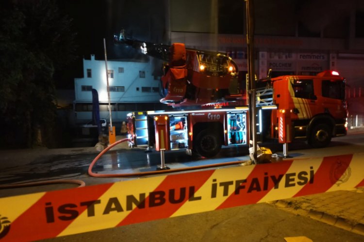 Konfeksiyon atölyesi alev alev yandı