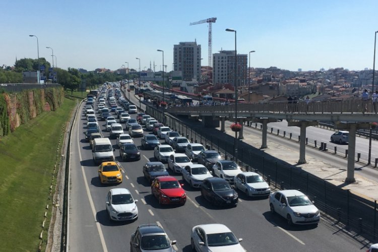Trafiğe kaydı yapılan taşıt sayısı yüzde 25,2 azaldı