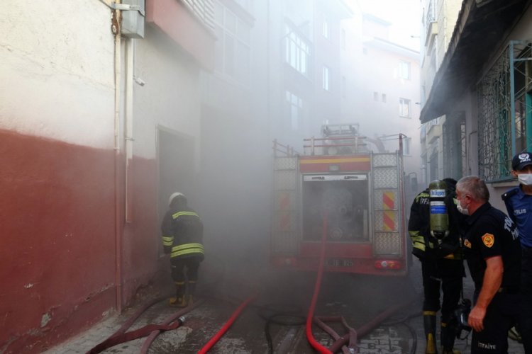 İş yeri deposunda korkutan yangın