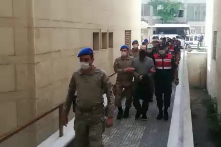 Bursa'da DEAŞ operasyonunda gözaltına alınan 7 şüpheli, adliyeye sevk edildi