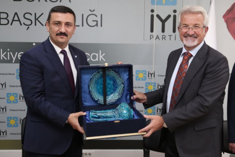 Bursa Nilüfer Belediye Başkanı Erdem'den İYİ Parti'ye 'hayırlı olsun' ziyareti