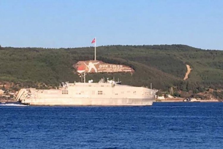 ABD savaş gemisi Çanakkale Boğazı'ndan geçti