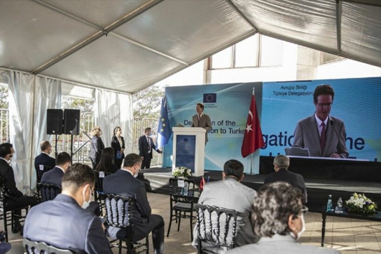 AB'den Türkiye'deki sığınmacılara yaklaşık 400 milyon euro'luk yeni destek