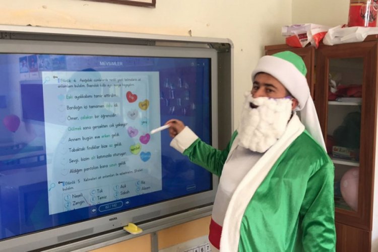 Bulduğu yöntemle uzaktan eğitimi eğlenceli hale getirdi