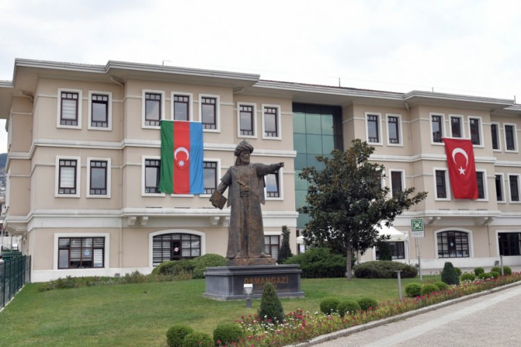 Bursa Osmangazi'den Azerbaycan'a bayraklı destek