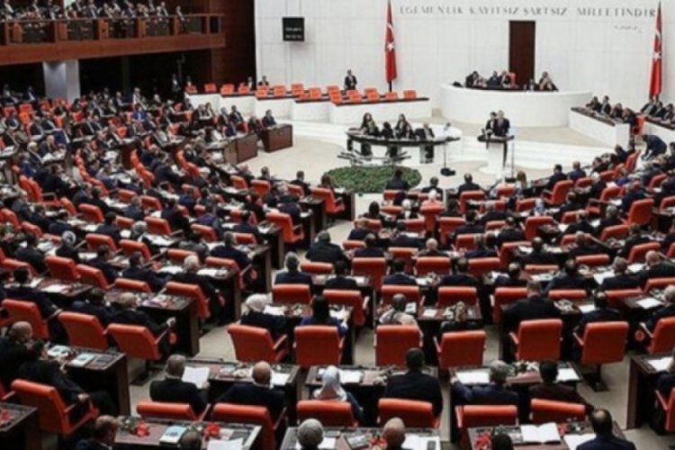 AK Parti'den iki ayrı yasa teklifi