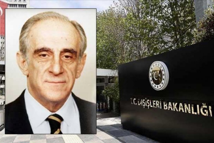 Eski Dışişleri Bakanı Bozer, koronavirüsten hayatını kaybetti
