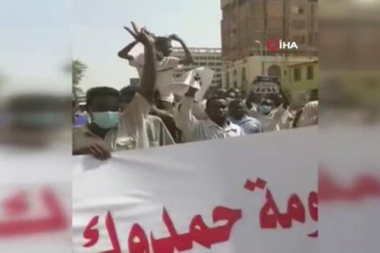 Sudan'da hükümet karşıtı protesto