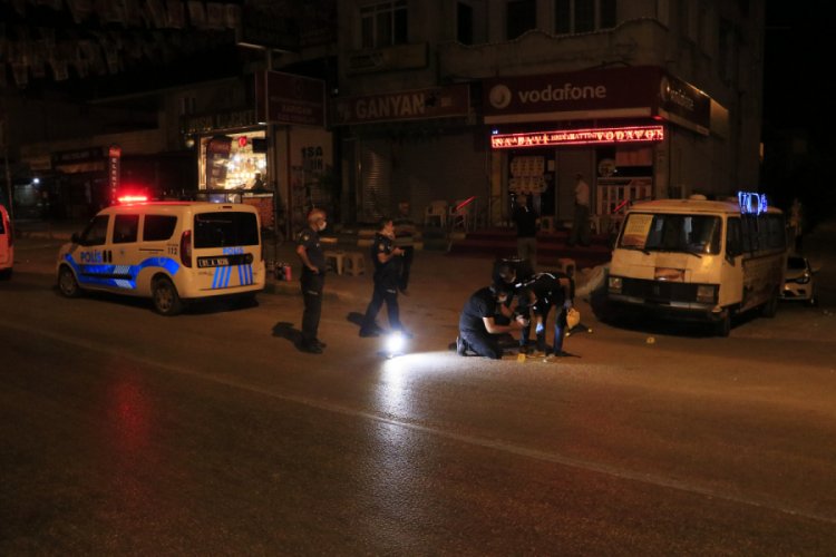Beraber yemeğe gittiği arkadaşı tabancayla vurdu