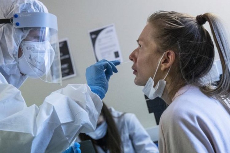 Rusya'da son 24 saatte 8 bin 945 yeni koronavirüs vakası