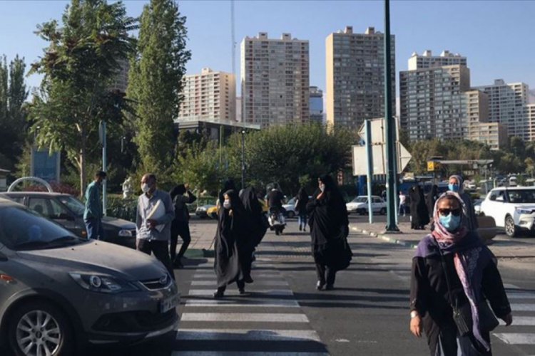 İran'da son 24 saatte Kovid-19'dan 211 kişi hayatını kaybetti