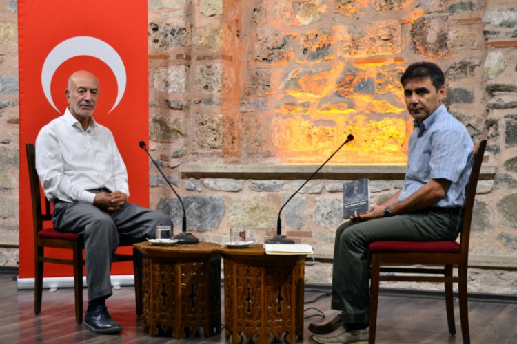 Yazar Mengüşoğlu Bursalılara kitabını anlattı