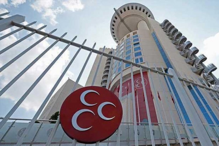 Erkan Akçay ve Levent Bülbül MHP grup başkanvekilliği görevlerine devam edecek