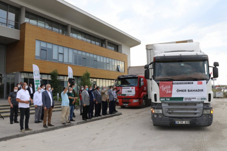 Bursa'dan Suriye'ye 5 tır yardım gönderildi