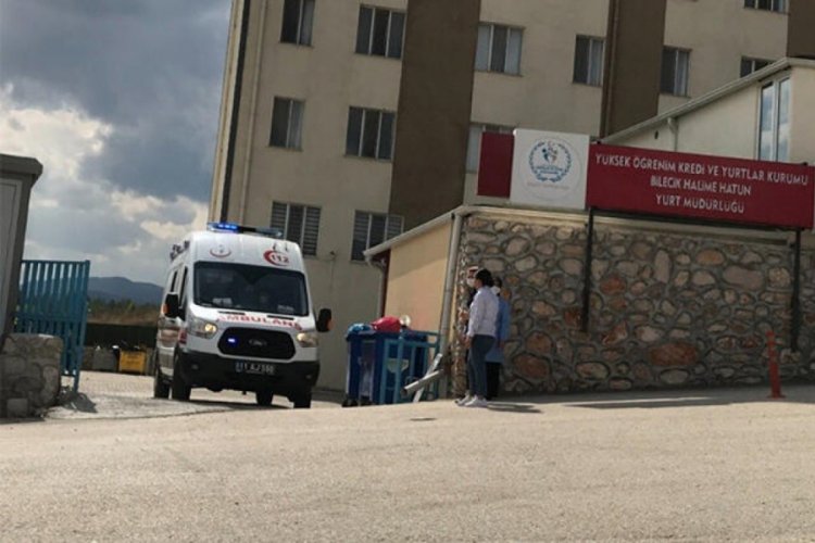 Karantinadan kaçmak isterken ayağını kırdı