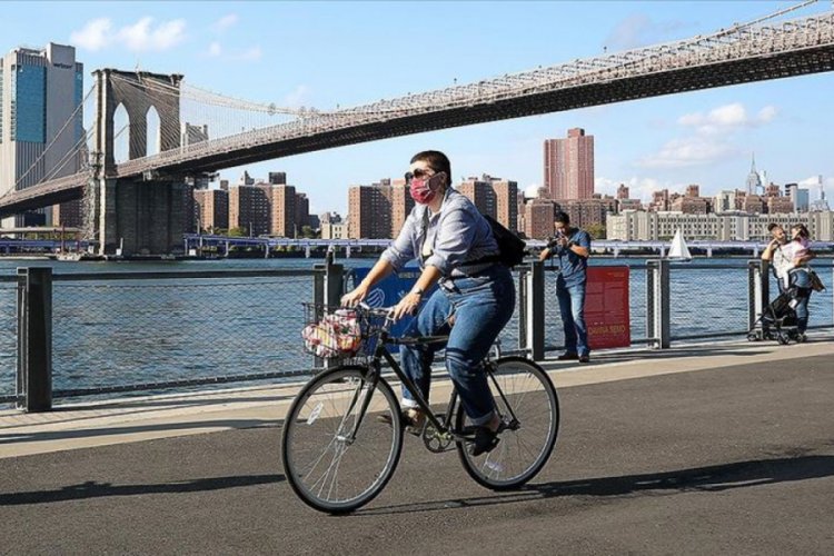 New York'ta Kovid-19 nedeniyle iki kez ertelenen okullar açıldı