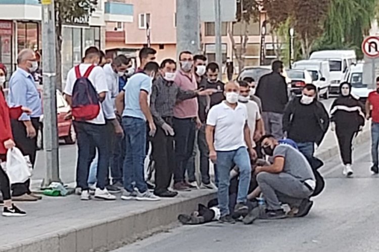 Servis minibüsünün çarptığı kadın hayatını kaybetti