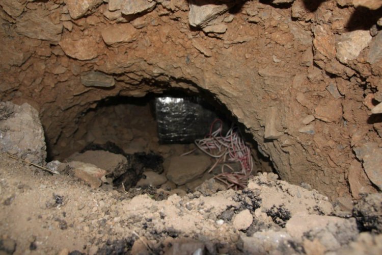 Teröristlerin köprünün altına tuzakladığı EYP imha edildi