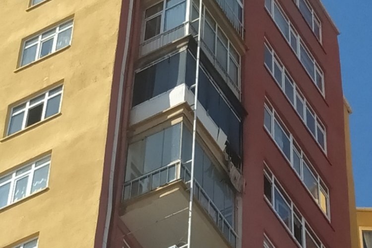 Yangın sonrası patlama sesleri korkuttu