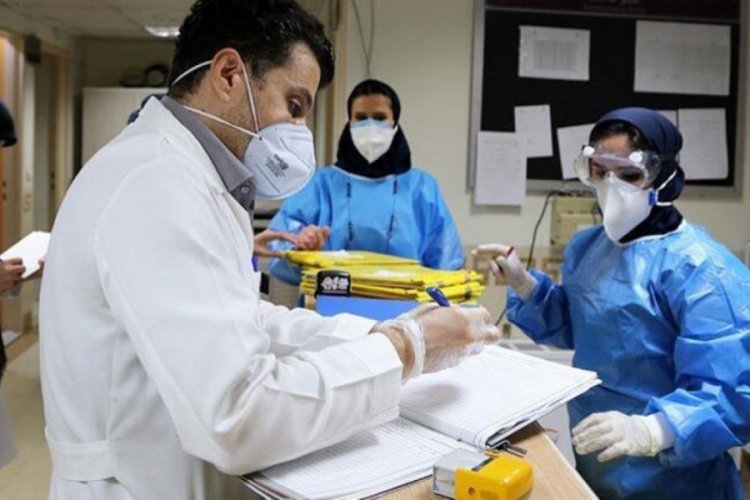 Tahran'da Kovid-19 kısıtlamaları geri getirildi