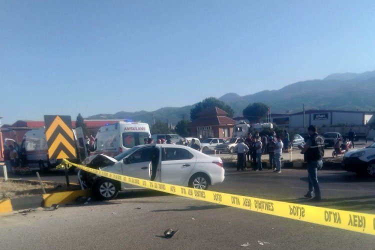 Yaşlı çifti trafik kazası ayırdı