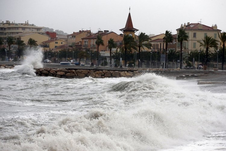 Fransa ve İtalya'daki sellerde 2 ölü, 25 kayıp