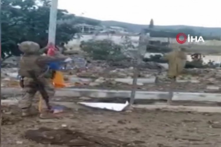 Sukavuşan'a Azerbaycan bayrağı dikildi