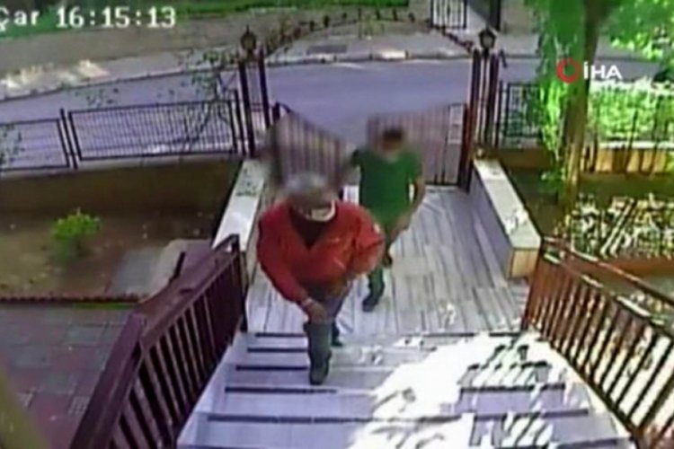 Tanınmamak için güneş gözlüğü takan hırsızlar kamerada
