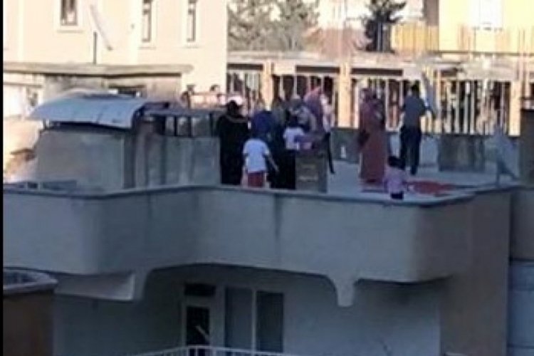 Apartman çatısında halaya ceza