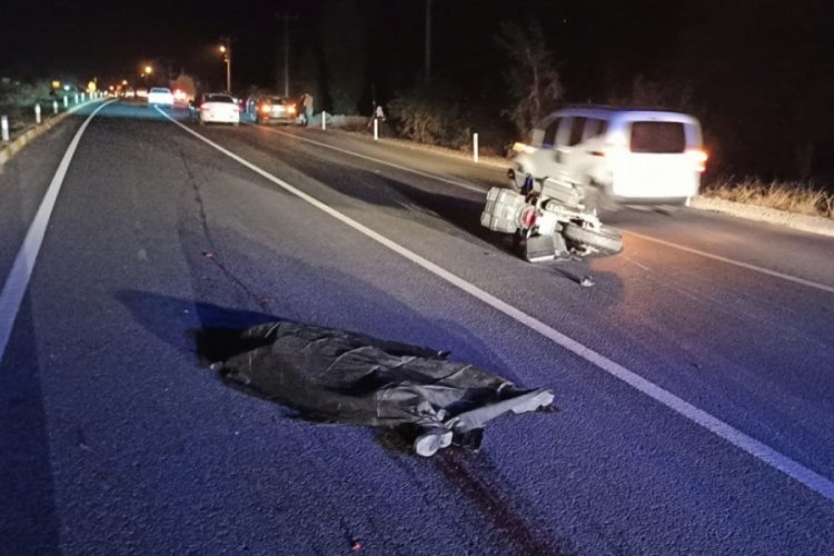 Motosikletten düşen sürücüye otomobil çarptı