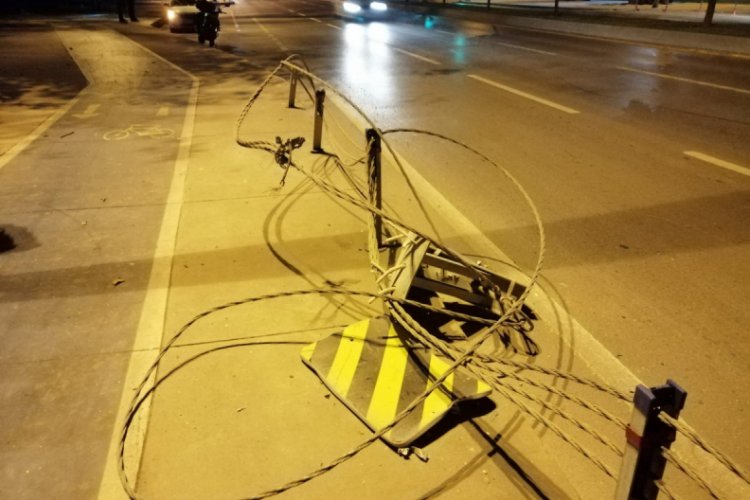Kontrolden çıkan otomobil defalarca takla attı