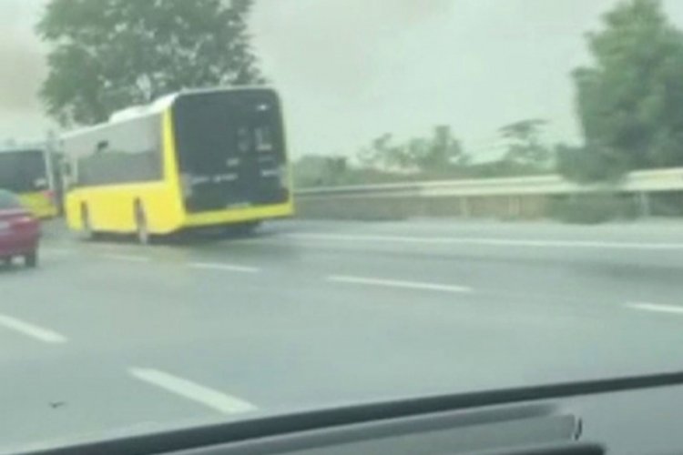 Seyir halindeki otobüs yandı