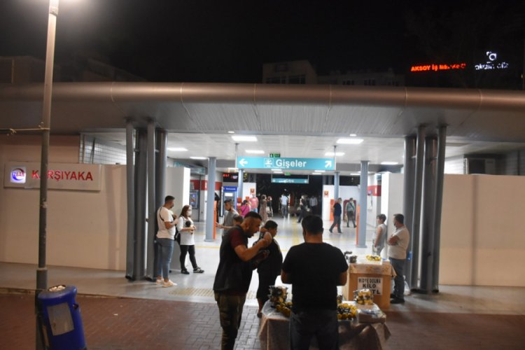 Metronun önüne atlayarak canına kıydı!